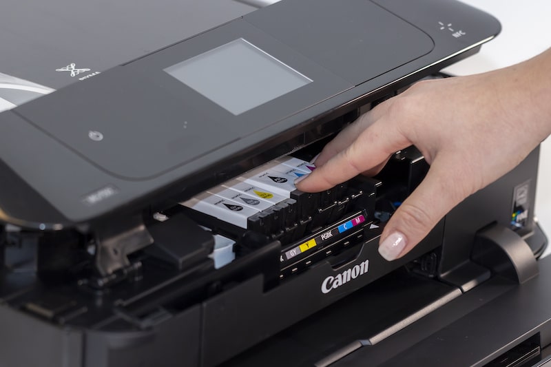 in Tintenstrahldrucker werden Patronen eingesetzt
